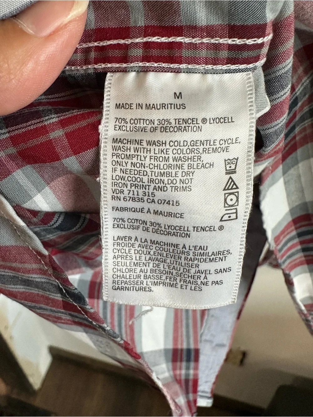 Nautica Men’s Plaid Button Front Shirt Medium Red Gray White Cotton Lyocell